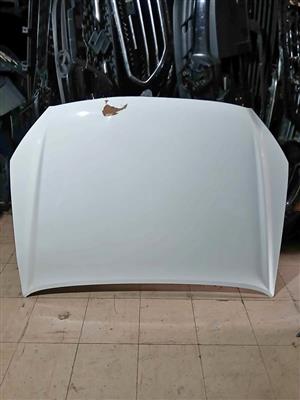 Isuzu Bakker bonnet