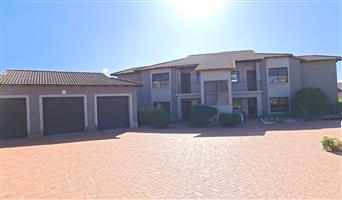 3-Bedroom Upstairs Apartment with views in Langebaan Country Estate