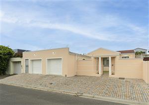 House For Sale in Lansdowne