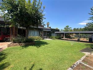 Prime Property in Van Der Hoff Park!
