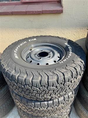 Mahindra 16 Steel Rims (With Used Tyres)