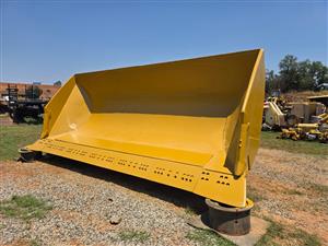  2x D11T BLADES WITH PUSH ARMS FOR SALE 