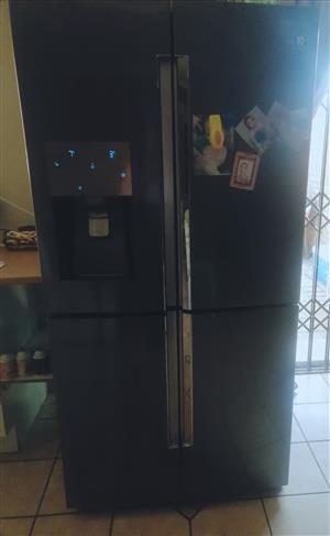 Samsung 5door French fridge, 6months old, used but like new. Urgent sale