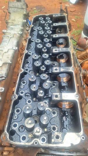 Nissan UD 440/400/350 GE13 cylinder head&camshaft available