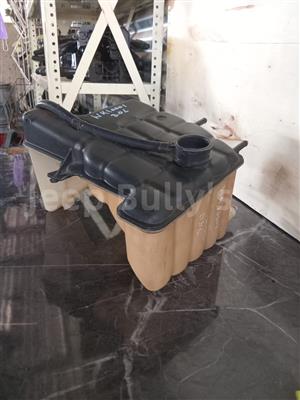 3.0 Water Bottle For Sale Jeep Grand Cherokee WK1  