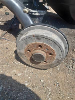 Polo vivo wheel hubs complete