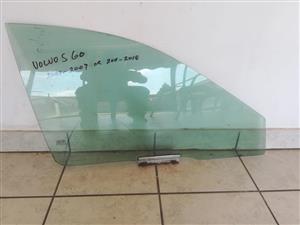 Volvo S60 right front door glass original