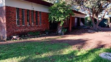 Fully furnished 3ha Smallholding For Sale