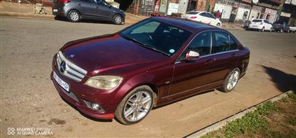 Mercedes benz C200 avant-garde in good condition