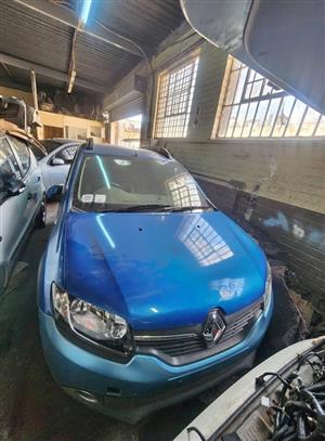 Renault sandero stepway stripping for spares