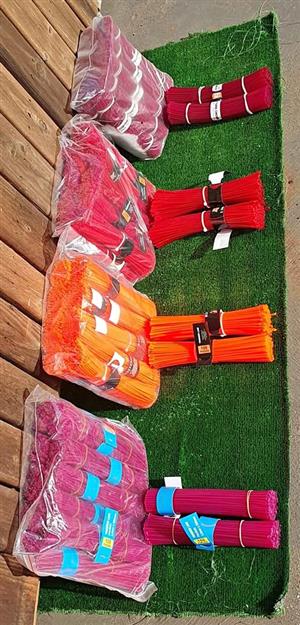Cutting nylon. GARDEN MARKET PLACE.  1 Gardens Road, HILLCREST.  CORNER OF INANDA ROAD.