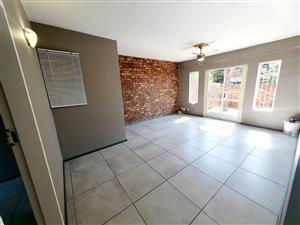 Townhouse for rent central Cenurion