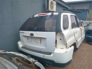 2009 kia spotage 2l automatic stripping for parts @ circle 7 used parts