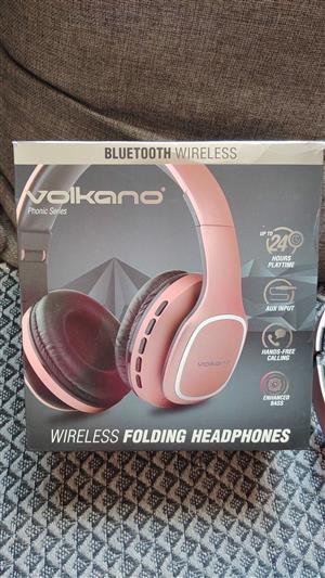 Volkano Phonic Series Bluetooth headphones in a rose gold finish