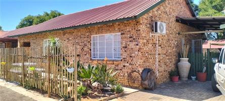 Neat & Comfortable Living in a Sought-After Complex