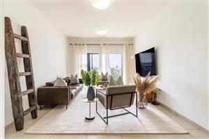 2 Bedroom Top floor in Broadacres!