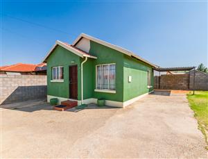 Spacious 2 Bedroom Home For Sale in Kagiso