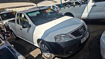 Nissan Np200
