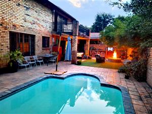 Entertainers Dream in Luxurious Eco Estate, with flatlet!