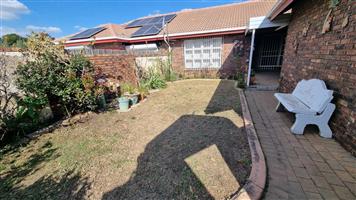 Townhouse For Sale in Mayfield Park