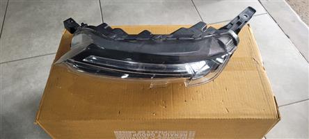 2023 RENAULT KIGER LED HEADLIGHT LEFT SIDE FOR SALE. IN EXCELLENT CONDITION