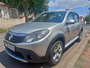 2014 Renault Sandero 1.6  Petrol Manual Silver 129000kms