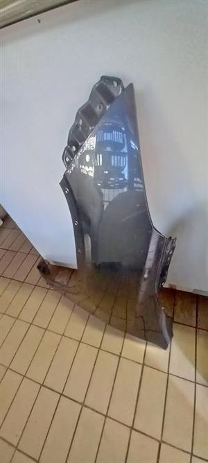 2018 TOYOTA FORTUNER  FENDER RIGHTSIDE FOR SALE IN A GOOD CONDITION