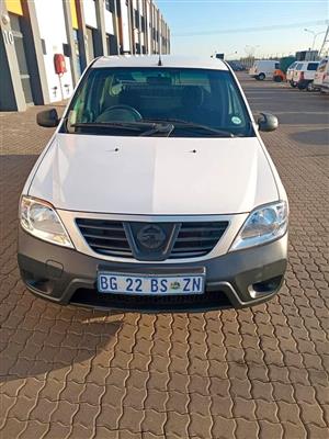Nissan np200 petrol