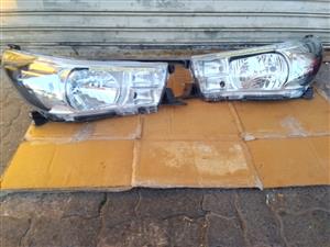 (2016-2020) TOYOTA HILUX GD6 RIGHT AND LEFT NORMAL HEADLIGHT FOR SALE