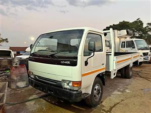 Nissan ud40