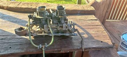 Twin-carburetor 38dgas V6 intake. Complete setup and links.  Carburetors has been serviced and teste