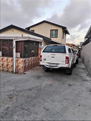 6 Bedroom house bonela