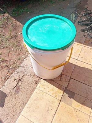 20L Buckets