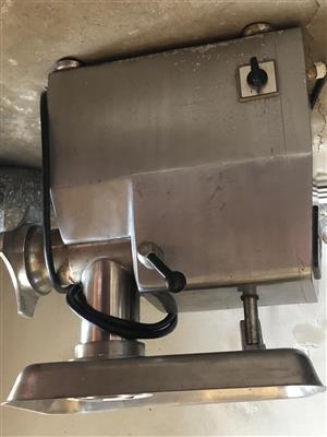 MEAT MiNCER FOR SALE-3 PHASE  TK-32 TABLE MODEL  