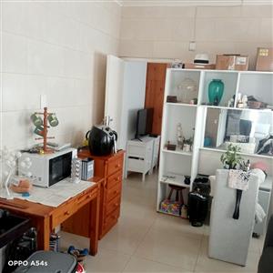 1BR Unfurnished Flat for RENT-Greenacres Nice Secure WiFi-StdWater-Elelct- NOW