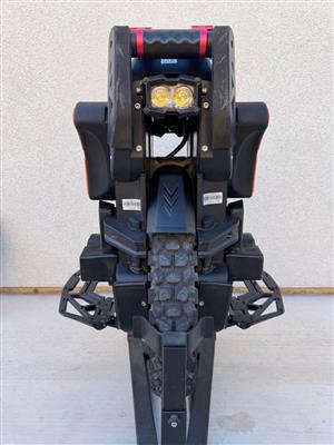  LeaperKim Electric Unicycle – 2,133 Miles – Excellent Condition 