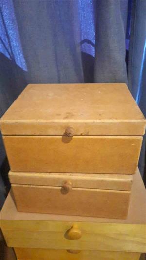 Fishing gear 2x junior tackle boxes 8 fishing pens