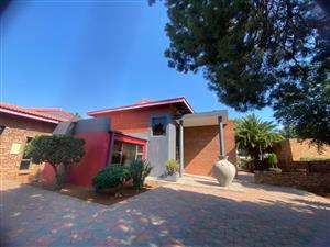 House For Sale in Royldene