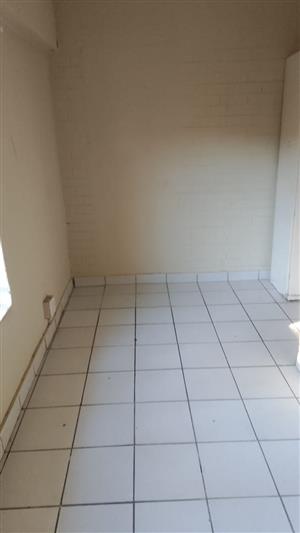 Bedroom to rent in Gresswold