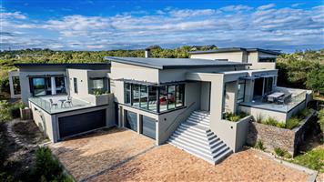 A Hidden Coastal Gem Wrapped in Nature and Light