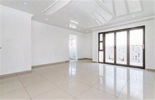 1 bed 1.5 baths House