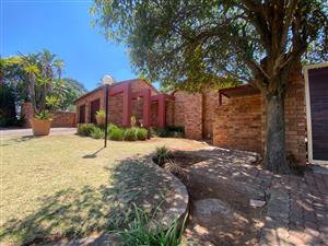 House For Sale in Mondeor