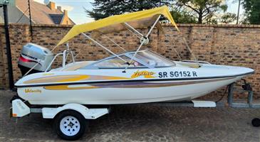 Speed boat