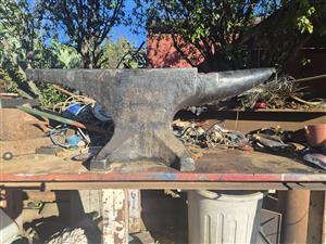 210kg peter wright Anvil. Very good condition 