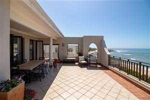Luxury Beachfront Penthouse with Spectacular Sea Views in Port Alfred