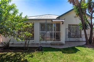 House For Sale in Springs Central