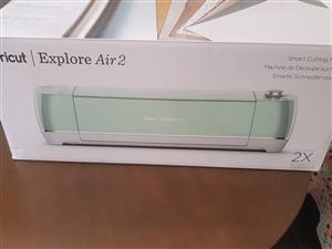 Cricut explore air 3. Hardly used. Comes in original box with extras. 