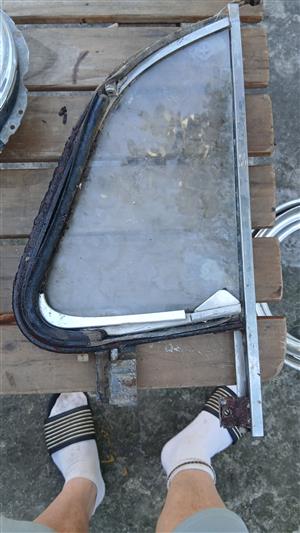 Bargain Vintage VW Beetle Opening Quarter Vent Windows – Complete Pair (L&R)