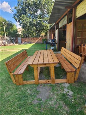 Bench tables