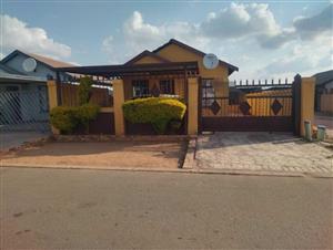 House For Sale in Soshanguve VV